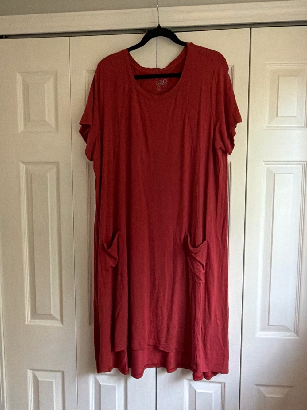 LOGO by Lori Goldstein Brick-Red Short Sleeve Midi Dress with Pockets